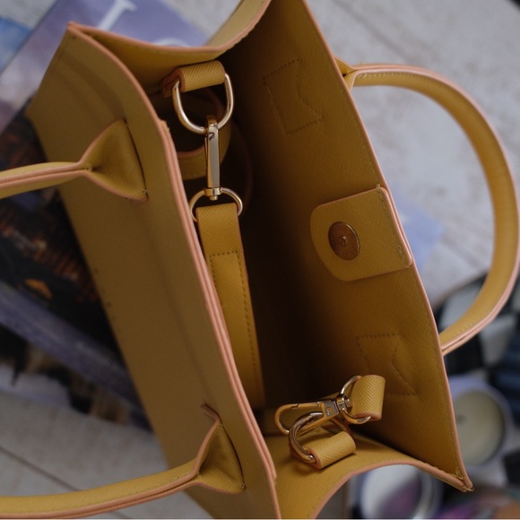 Yellow Handbag - Picture 3 of 4